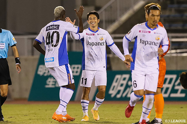 3位に浮上した長崎は、大宮の本拠地に乗り込む。前節、見事なFKを叩き込んだ玉田 圭司が、今節も結果を残せるか