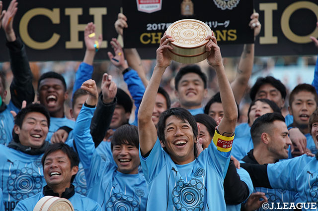 中央大より2003年に川崎Ｆに加入して以来、18年に渡って川崎Ｆ一筋でプレー。2017年、2018年と二度のＪ１制覇に貢献しました