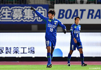 徳島、福岡、長崎の上位3チームが揃って勝利!2発快勝の甲府が引き分けた新潟をかわして4位浮上【サマリー:明治安田J2 第33節】