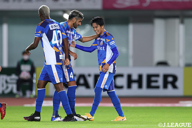 ここ4試合で14得点と攻撃陣が絶好調の長崎は、前節2ゴールの氣田 亮真に注目が集まる