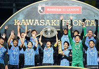 異次元の強さを見せた川崎Fが史上最速優勝を達成!ACL出場をかけた争いはさらに熾烈に【マンスリーレポート(11月):明治安田J1】