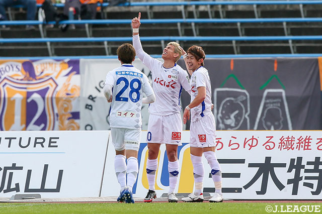 甲府がドゥドゥのゴールなどで2-0と快勝！敗れた愛媛は3試合勝利なし【サマリー：明治安田Ｊ２ 第34節】