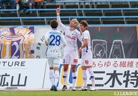 甲府がドゥドゥのゴールなどで2-0と快勝！敗れた愛媛は3試合勝利なし【サマリー：明治安田Ｊ２ 第34節】