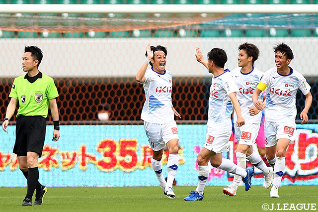 甲府はホームに北九州を迎える。前節、移籍後初ゴールを決めた三平 和司(#9)が巻き返しのキーマンとなれるか