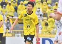 FW細谷がプロA契約を締結【柏】