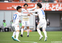 新潟が大宮を下し、開幕12戦無敗で首位の座をキープ！ 琉球vs京都の上位対決は両者譲らず0-0決着【サマリー：明治安田Ｊ２ 第12節】