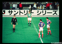 Jリーグ開幕戦で主審を務めた小幡 真一郎氏に訊く。歴史的試合にあった知られざる真実。