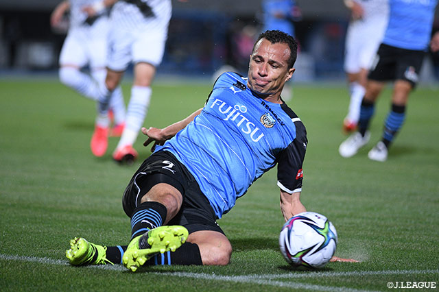 得点力だけではなく、守備でも「ガンバル」のがダミアン選手の魅力