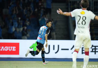 川崎Fが小林 悠の劇的決勝弾で開幕からの無敗記録を更新! 清水を下した横浜FMは3位に浮上【サマリー:明治安田J1 第17節】