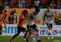 磐田が山口と引き分けるも首位キープ!京都は北九州に2発快勝で首位との勝点差を1に【サマリー:明治安田J2 第22節】