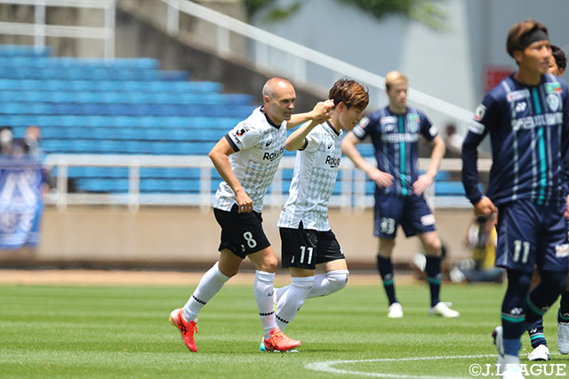 ベストパートナーであるアンドレス イニエスタ選手とは、言葉を交わさずとも信頼関係ができているという