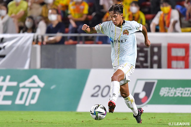 前節は北九州に競り勝ち、3試合ぶりに勝点3を手にした琉球は、鮮やかなFKで移籍後初ゴールを決めた武田 英寿に注目が集まる