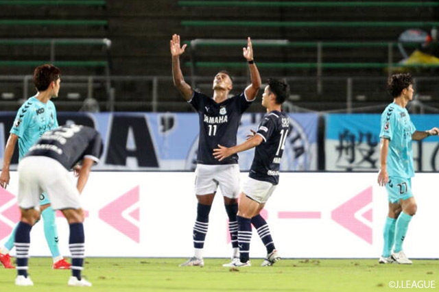 ルキアンが後半ATに劇的逆転ゴール！金沢を下した磐田が首位堅持！【サマリー：明治安田Ｊ２ 第26節】