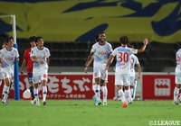 前節に続き3-0快勝の甲府が5位に浮上! 愛媛vs大宮は激しい点の取り合いも決着は付かず【サマリー:明治安田J2 第29節】