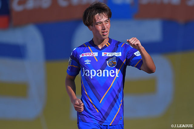 3位の長崎は、前節またしても結果を出した19歳の植中 朝日に注目が集まる