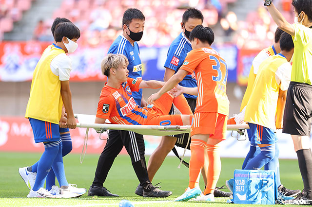 MF本間が全治6週間の負傷【新潟】