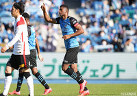 川崎Fが浦和と引き分けるも2位横浜FMが敗れたためホーム・等々力で連覇を決める【速報:明治安田J1 第34節】