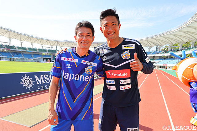 昇格のカギを握る3位の長崎は、何より勝利が求められる一戦となる。久しぶりにゴールを決めた都倉 賢(右)に期待が集まる一方、引退を表明した玉田 圭司にも注目だ