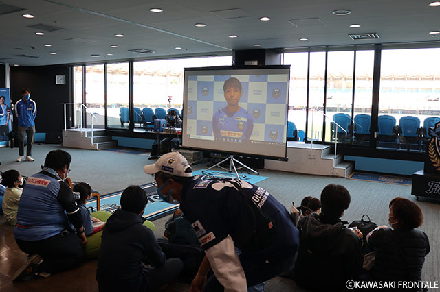 等々力競技場では川崎フロンターレが「親子サッカー＆パブリックビューイング」の実施しました