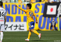 仙台が岩手との東北勢対決を制して暫定2位浮上！長崎は大分との未勝利対決を制して今季初白星【サマリー：明治安田Ｊ２ 第4節】