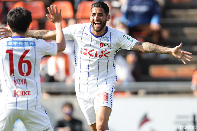 前節大宮を下し、6試合ぶりに勝点3を手にした甲府。2ゴールを奪い勝利の立役者となったブルーノ パライバが今節も結果を残せるか？！