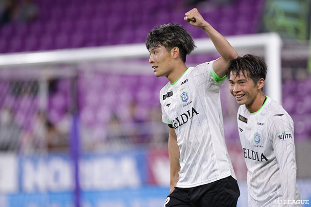 7月に2連勝を達成した湘南は、16位に順位を上げ、自動降格圏から抜け出している。2戦連発と結果を残した町野 修斗が、力強くチームを牽引している