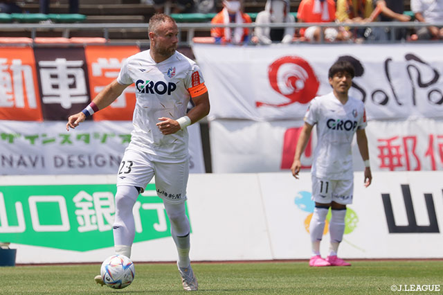 3勝1分で最多勝点を獲得したのは岡山だ。安定した守備をベースに結果を残し、消化試合がひとつ少ないながら、4位に順位を上げている