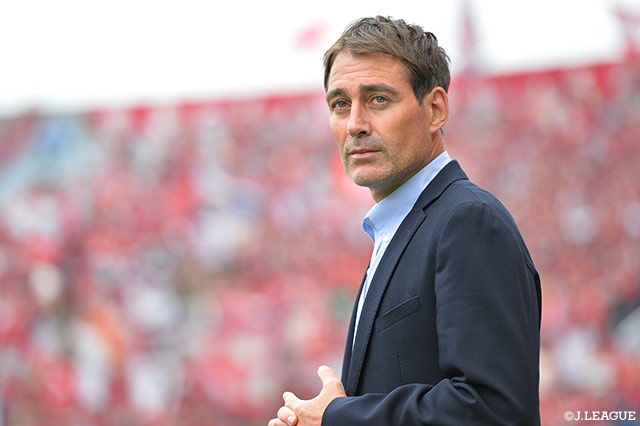 レネ ヴァイラー監督との契約を解除【鹿島】