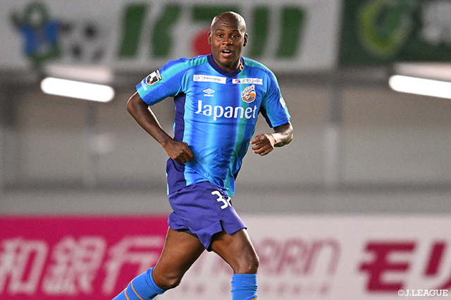 FWビクトル イバルボの負傷を発表【長崎】