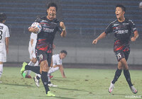 終盤に猛攻を仕掛けた金沢が3点差を追いつき長崎と引き分ける【サマリー：明治安田Ｊ２ 第32節】