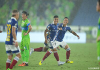 ヤン マテウスがデビュー戦初ゴール!横浜FMは湘南との“神奈川ダービー”を制し、再び首位浮上【サマリー:明治安田J1 第25節】