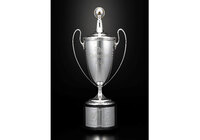 トロフィー表面には、“The Champion 2022”の文字が刻まれ、エボニーウッドの台座に付いたシルバープレートには大会名でもある”J.LEAGUE”と”YBC Levain CUP”の文字が刻まれています