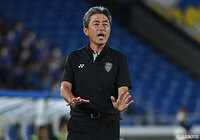 長谷部監督が契約を更新【福岡】