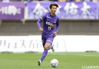 藤井は2021年より広島に在籍し、今季の明治安田Ｊ１では27試合・1得点の成績でした
