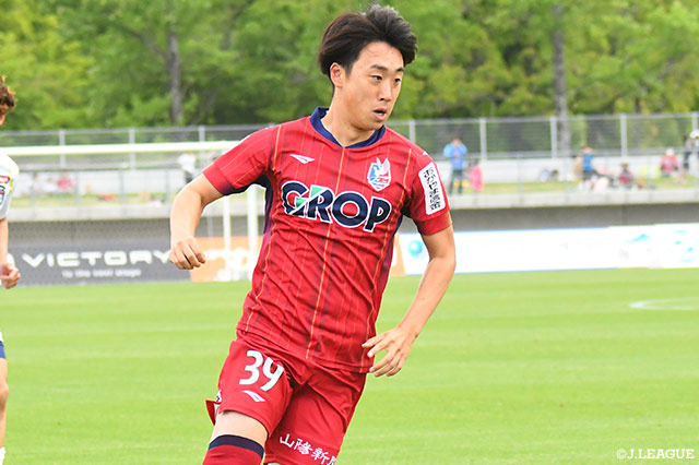 岡山よりFW白井が完全移籍加入【琉球】