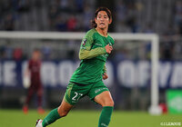佐藤は2021年より東京Ｖに在籍し、今季の明治安田生命Ｊ２リーグでは40試合・13得点の成績でした