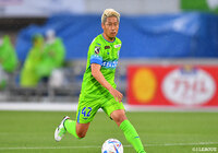 高橋は2021年に湘南に復帰し、今季の明治安田生命Ｊ１リーグでは13試合・0得点の成績でした
