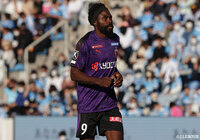 FWピーター ウタカの加入を発表【甲府】