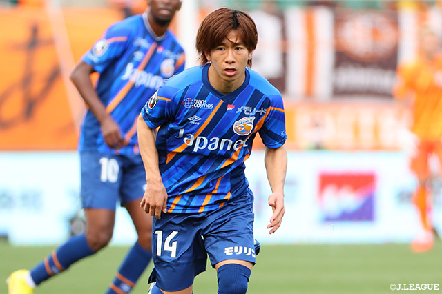  MF名倉が全治12週間の負傷【長崎】