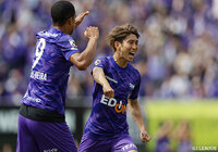 広島が茶島2発&川村のドリブル弾で2試合ぶりの勝利!浦和と鹿島の一戦は両者譲らずドロー決着【サマリー:明治安田J1 第16節】