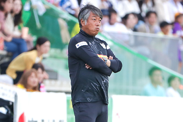 髙木監督は今季より指揮を執り、明治安田生命J3リーグで8勝9分4敗の成績でした