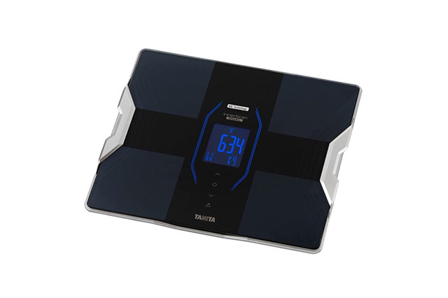 体組成計測技術を集約した「TANITA 4C Technology」を搭載。脂肪量や筋肉量などからだの厚みによる体格の個人差による計測値への影響を低減し、健康指標の正確性をより高めました。