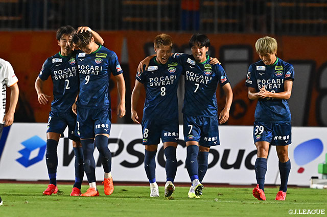 2発快勝の徳島が降格圏を脱出！群馬vs金沢は雷雨の影響で中止に【サマリー：明治安田Ｊ２ 第31節】