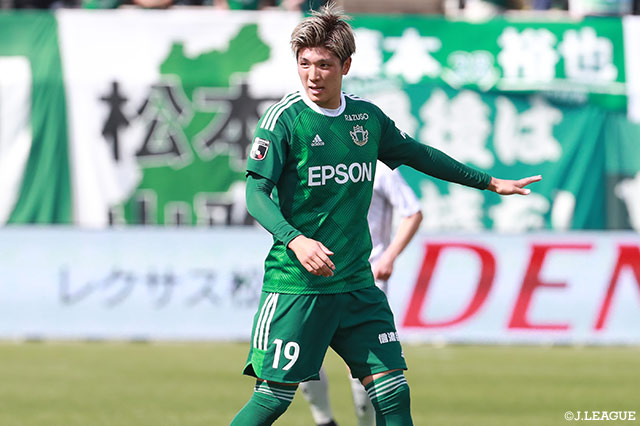 松本よりFW小松が完全移籍加入【秋田】