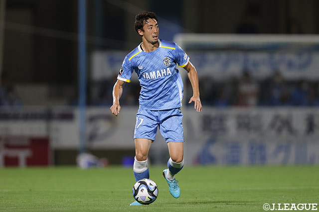 磐田よりMF鈴木が完全移籍加入【湘南】