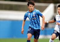 佐藤は昨季、YS横浜に期限付き移籍し、明治安田生命Ｊ３リーグで26試合・7得点の成績でした