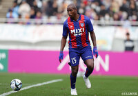 MFアダイウトンの加入を発表【甲府】