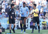 川崎フロンターレは14日、DFジェジエウら3選手の負傷を発表しました