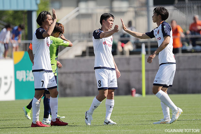 大宮が3発完勝で開幕からの無敗をキープ！2位沼津は敗れ勝点差は9に広がる【サマリー：明治安田Ｊ３ 第12節】