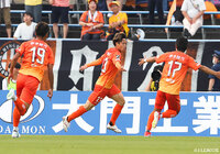 愛媛が3発快勝で首位・清水を撃破！仙台vs長崎の上位対決は2-2の痛み分け【サマリー：明治安田Ｊ２ 第20節】